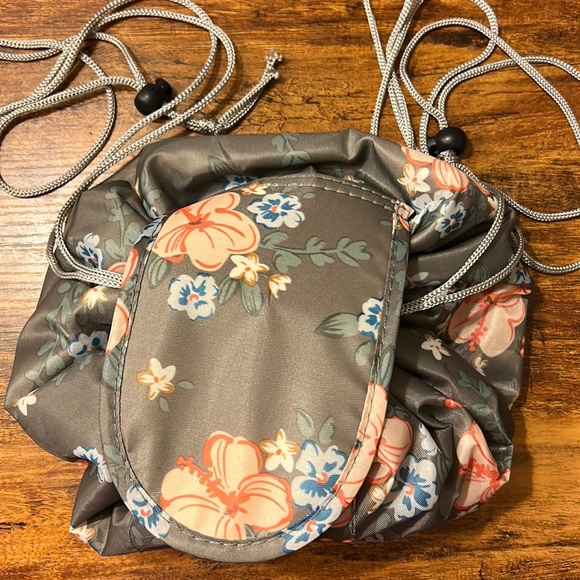 Makeup Drawstring Bag - Picture 1 of 4